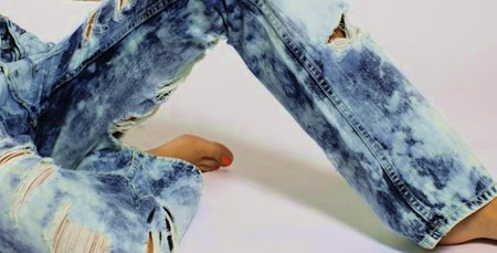 Как сделать потертости на джинсах