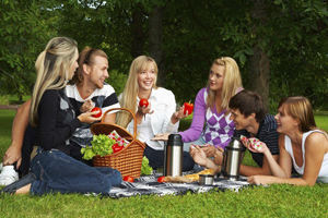 Правила выбора одежды для пикника