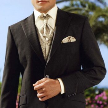 Как выбрать мужской свадебный костюм