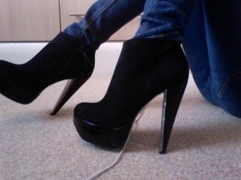 Как ухаживать за замшевой обувью